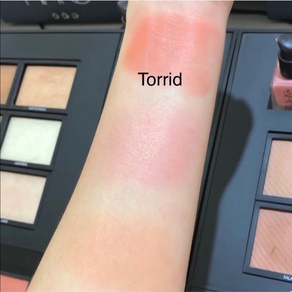 🥳sold❤Nars liquid blush- Torrid- warm coral - Picture 7 of 8